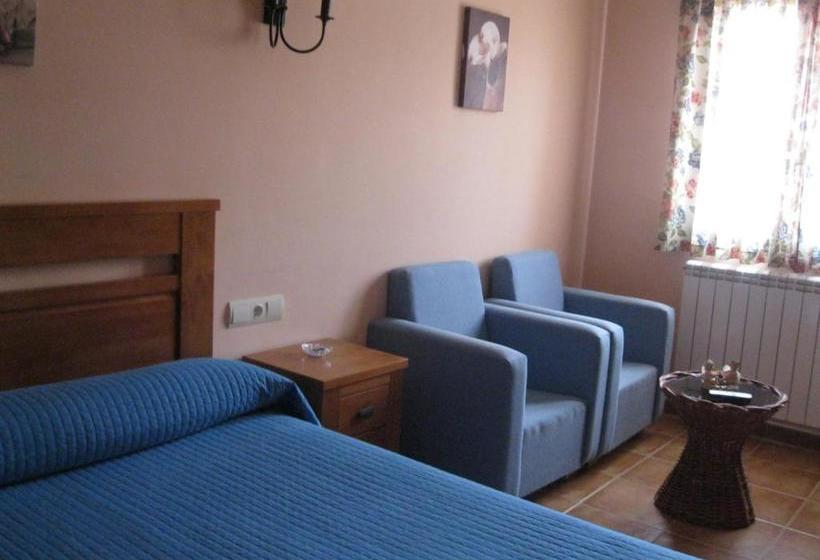 پانسیون Hostal Sol De La Vega