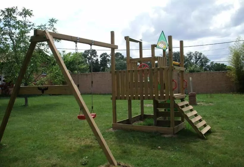 ペンション Posada Tresmentiras