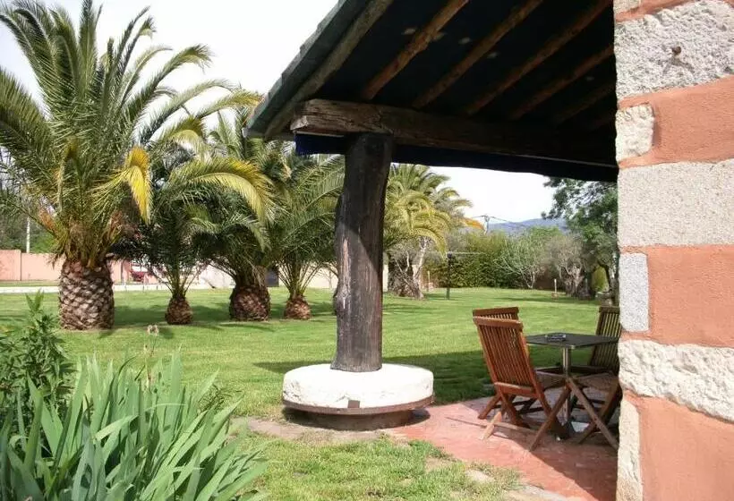 ペンション Posada Tresmentiras