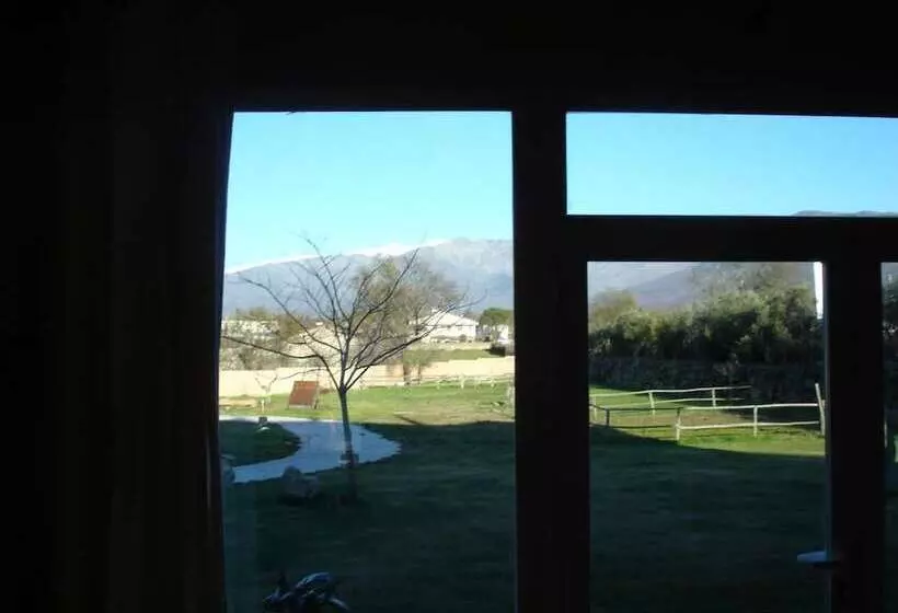 ペンション Posada Tresmentiras