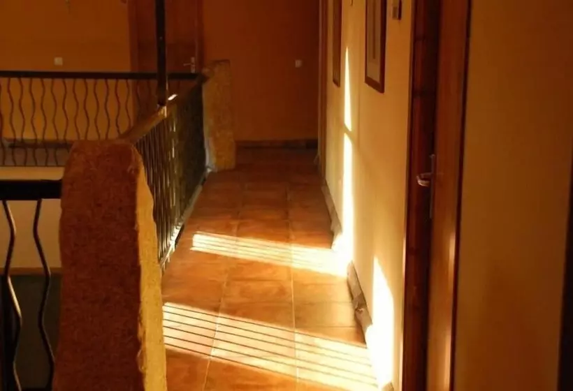 ペンション Posada Tresmentiras