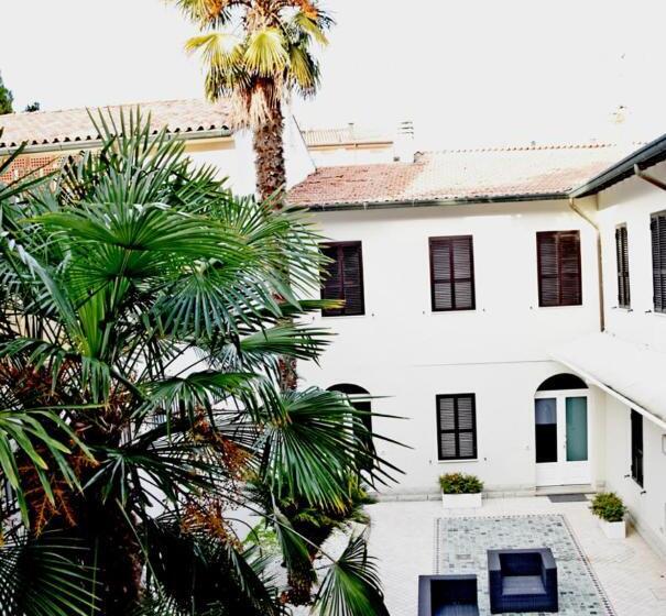 Martins Residence De Luxe