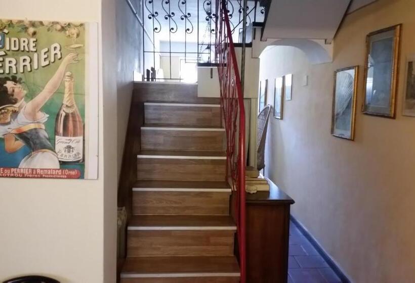 پانسیون Grandpa Mau