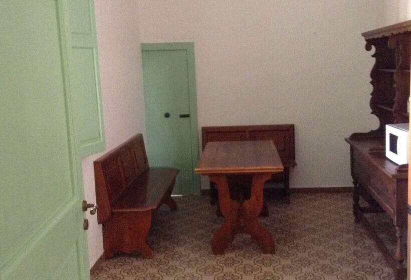 بنسيون Corte Lo Jucco