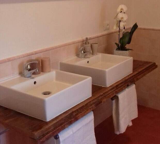 بنسيون Corte Lo Jucco