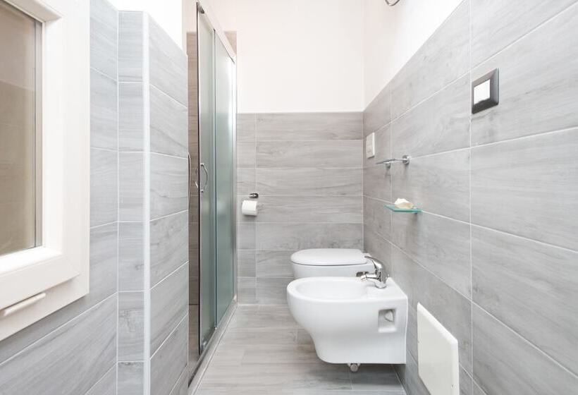 Пансион Via Gallipoli 26 Liferooms