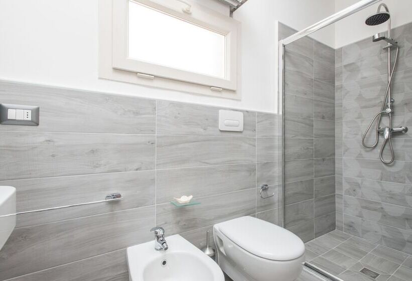 Пансион Via Gallipoli 26 Liferooms