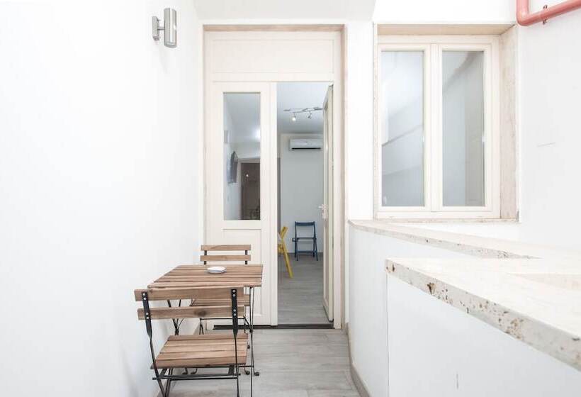 Пансион Via Gallipoli 26 Liferooms