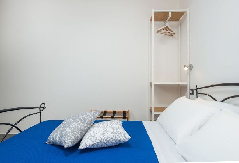 Пансион Via Gallipoli 26 Liferooms