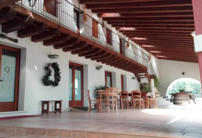 هتل Agriturismo Il Salice Ridente