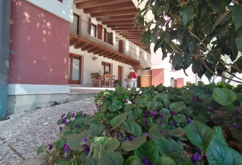 هتل Agriturismo Il Salice Ridente