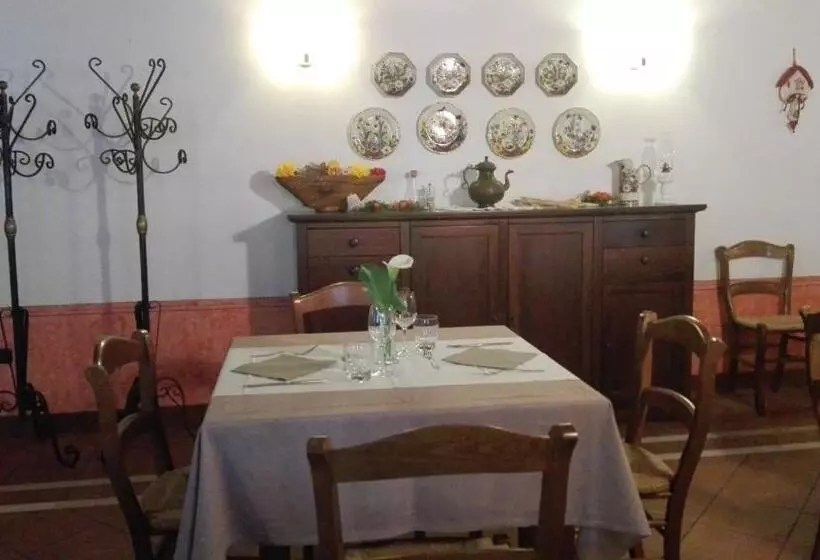 هتل Agriturismo Il Salice Ridente