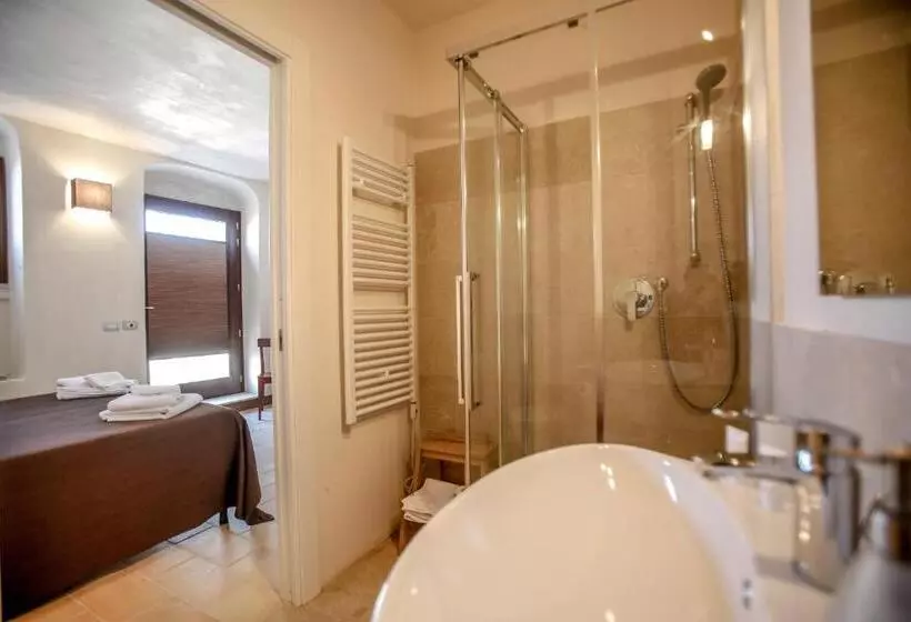 Hotelli Agriturismo Le Chiuse Di Guadagna