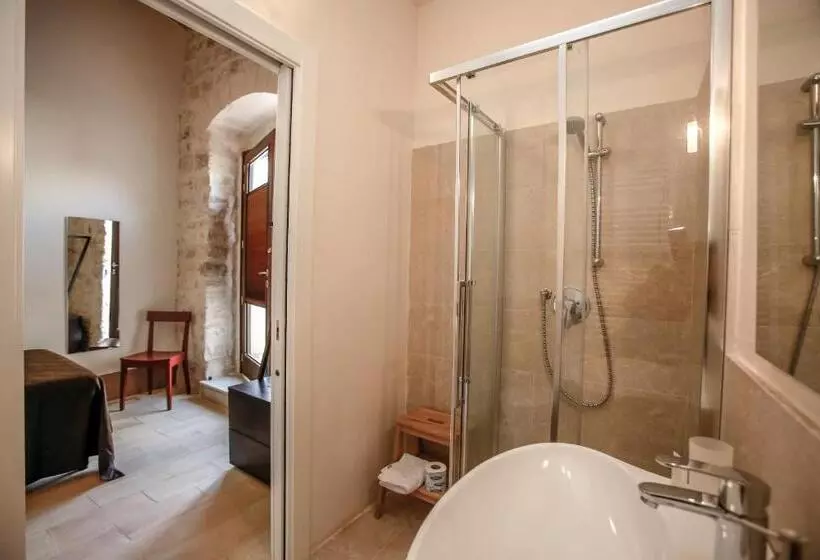 Hotelli Agriturismo Le Chiuse Di Guadagna