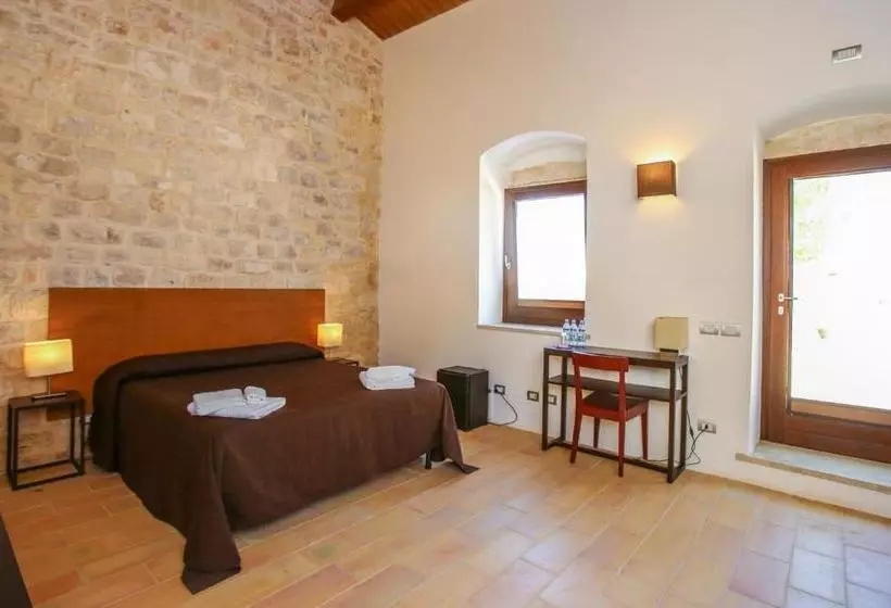 Hotelli Agriturismo Le Chiuse Di Guadagna