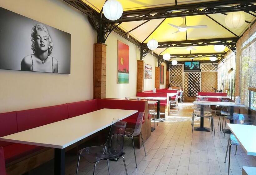 پانسیون Cristal Rooms