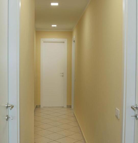 پانسیون Cristal Rooms