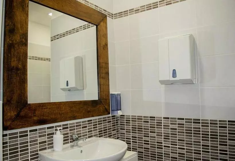 پانسیون Cristal Rooms
