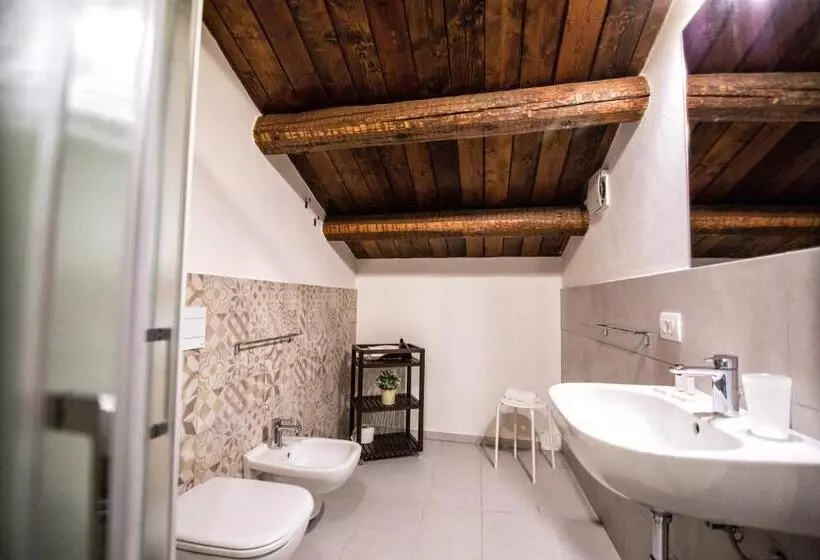 پانسیون Niria