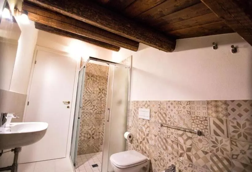 پانسیون Niria