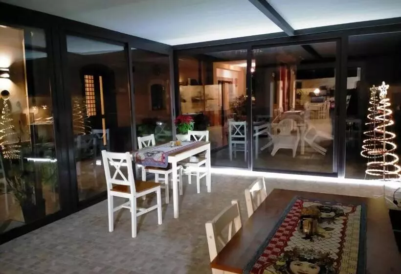 پانسیون Villa Laura Apartment