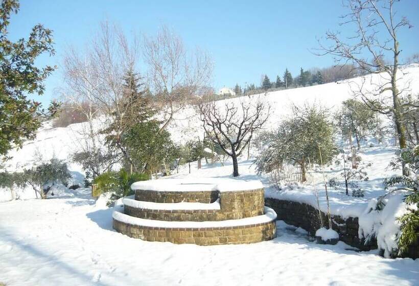 Отель Agriturismo Il Bacucco