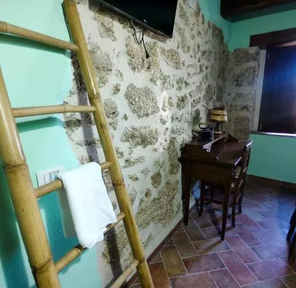 هتل Agriturismo Le Faeta
