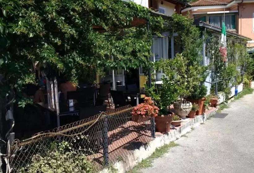 ペンション Affitta Camere Da Lalla