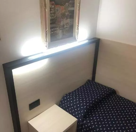 پانسیون Alloggi Pontecorvo Liviana