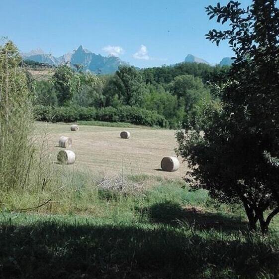 בית מלון כפרי Agriturismo La Praduscella