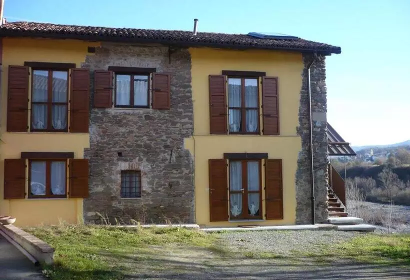 ホテル Cascina Formighezzo