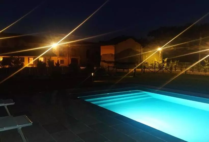 ホテル Cascina Formighezzo