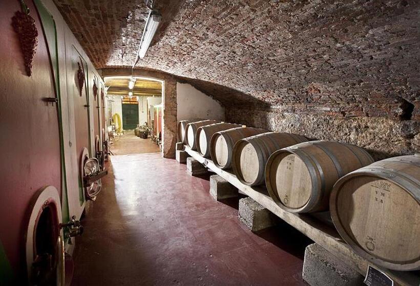 Отель Fattoria Le Vegre