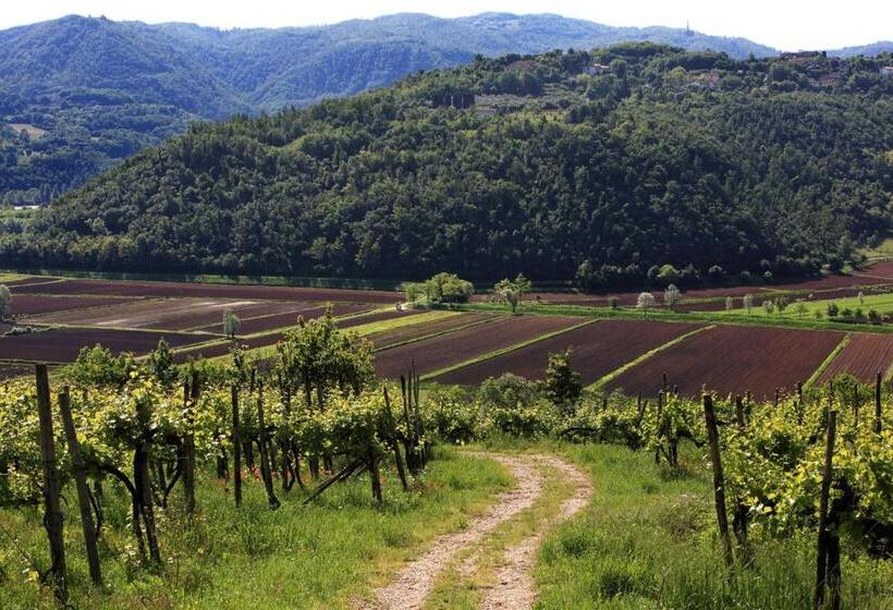 Отель Fattoria Le Vegre