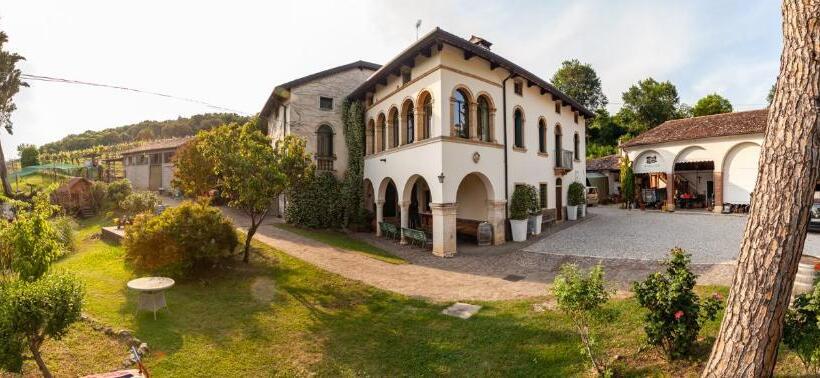 Отель Fattoria Le Vegre