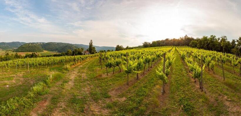 Отель Fattoria Le Vegre