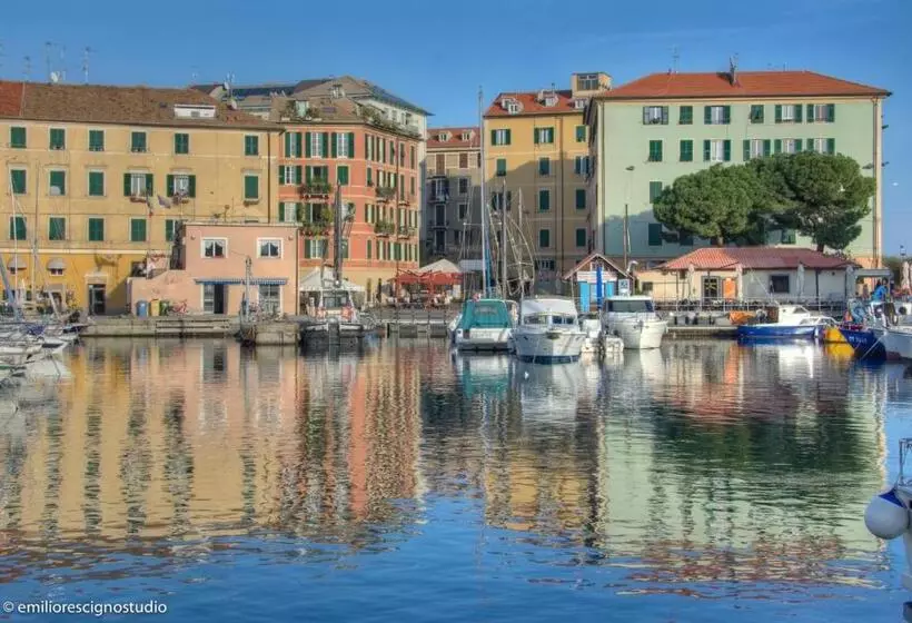 پانسیون Club Nautico Savona
