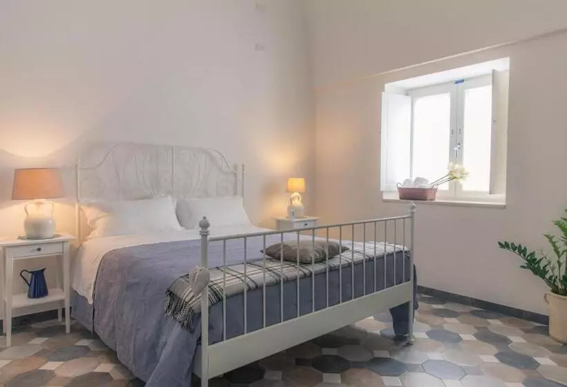 پانسیون Marinella Suite Home