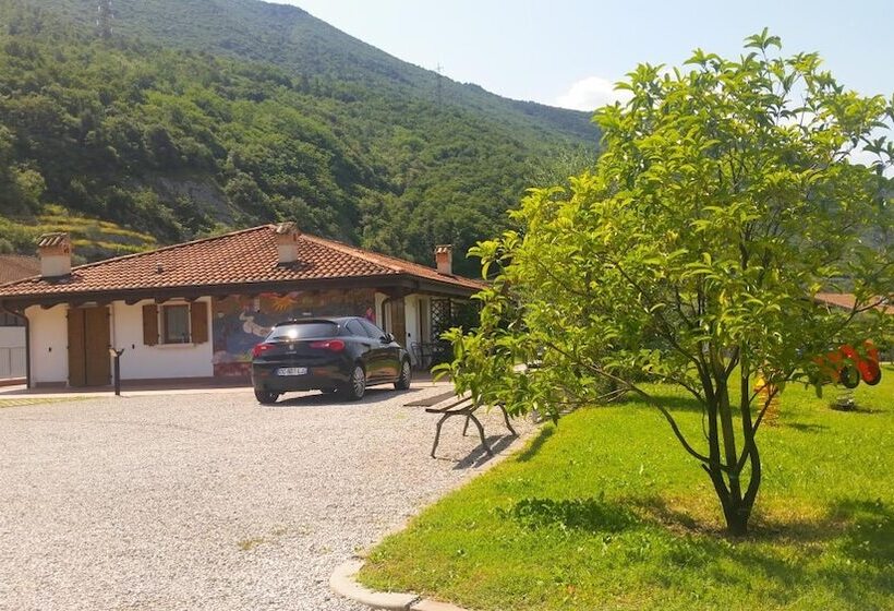 בית מלון כפרי Agriturismo Trefrutti