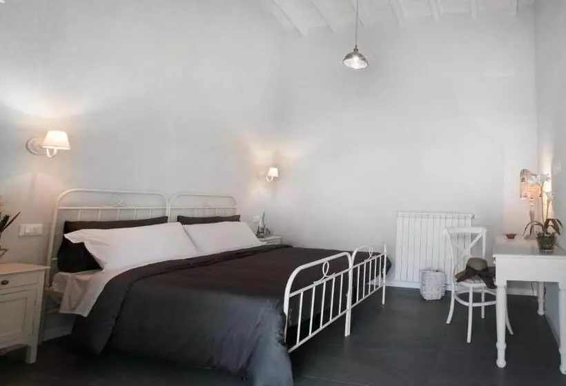 Majatalo Skipper White Guest House