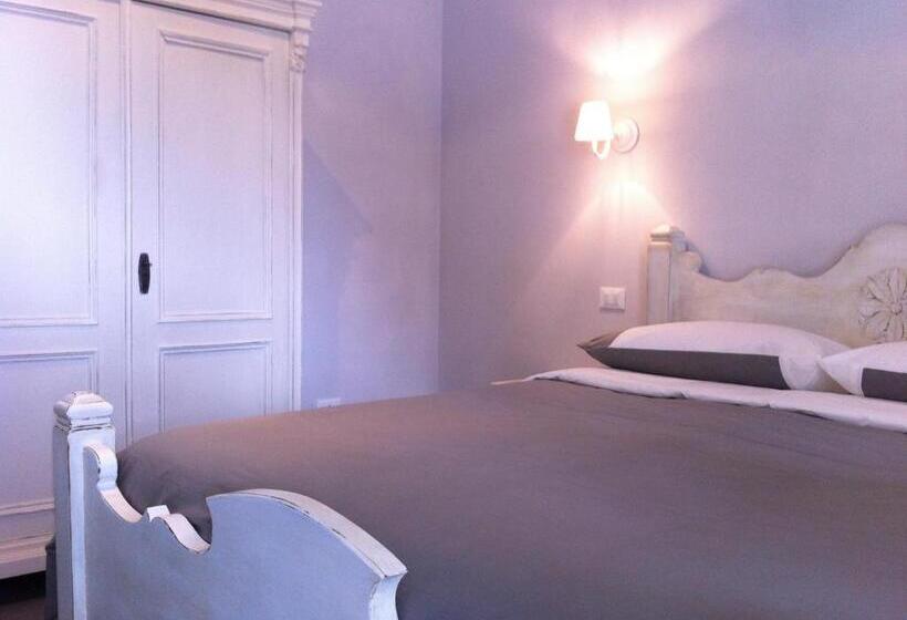 פנסיון Skipper White Guest House