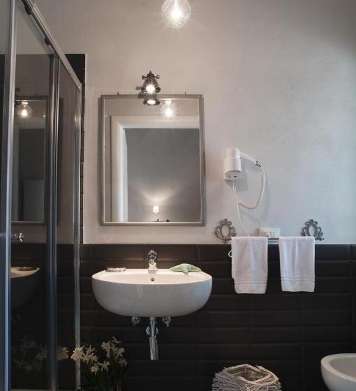 פנסיון Skipper White Guest House