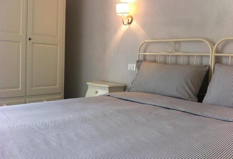 פנסיון Skipper White Guest House