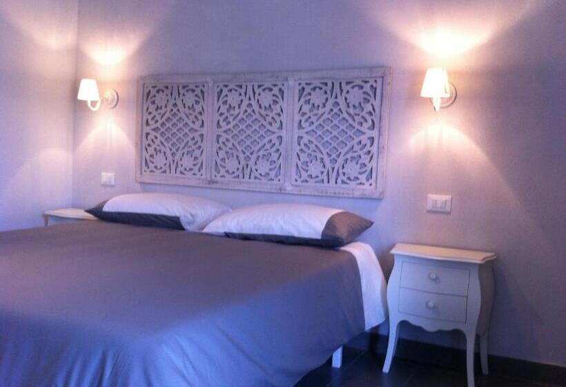 פנסיון Skipper White Guest House