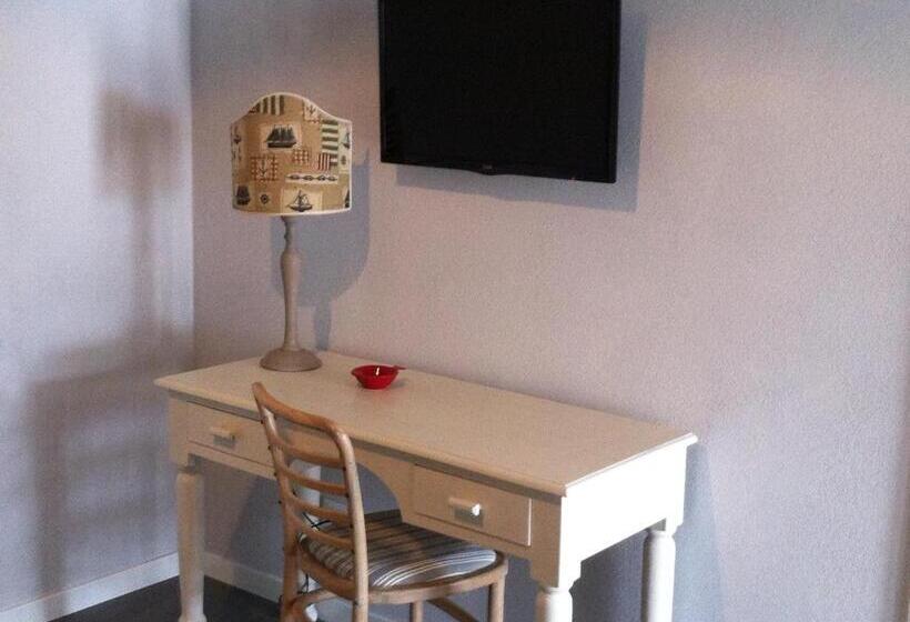 פנסיון Skipper White Guest House