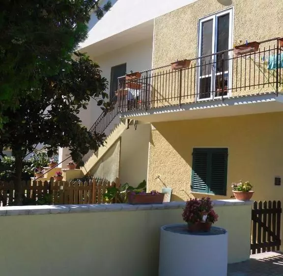 ペンション Da Angela   Camere Con Bagno Privato A Foligno Vicino Al Centro