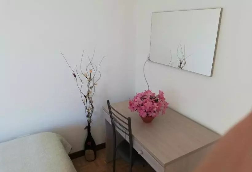 ペンション Da Angela   Camere Con Bagno Privato A Foligno Vicino Al Centro