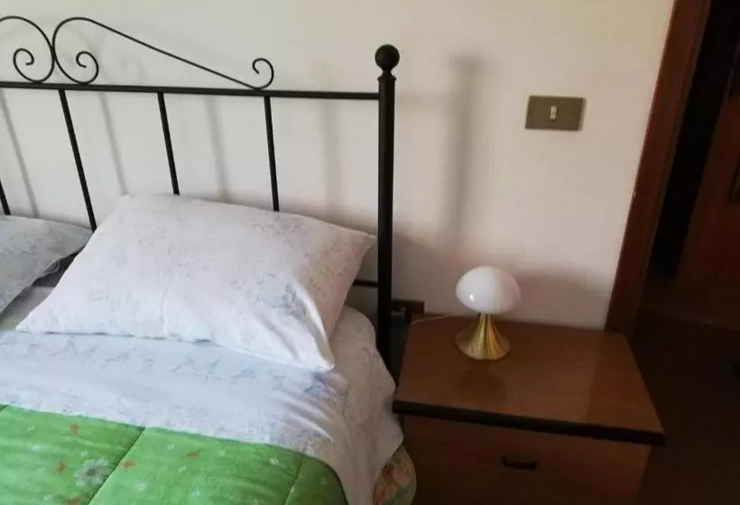 ペンション Da Angela   Camere Con Bagno Privato A Foligno Vicino Al Centro