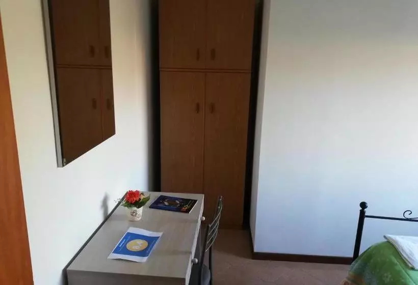 ペンション Da Angela   Camere Con Bagno Privato A Foligno Vicino Al Centro