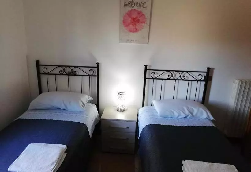 ペンション Da Angela   Camere Con Bagno Privato A Foligno Vicino Al Centro